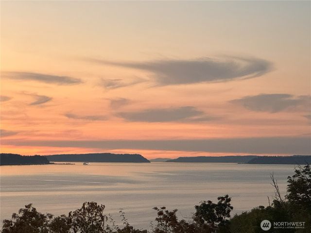 6611 Waterton Circle, Mukilteo, WA 98275