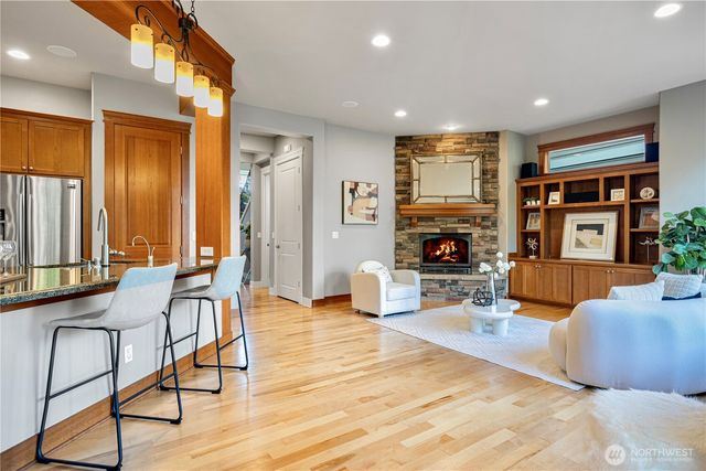 6611 Waterton Circle, Mukilteo, WA 98275