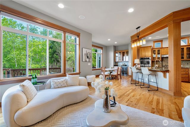 6611 Waterton Circle, Mukilteo, WA 98275