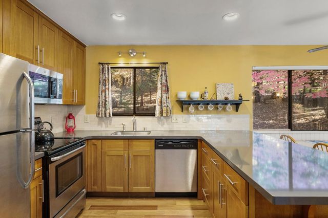 1109 Wawona Way, Arnold, CA 95223