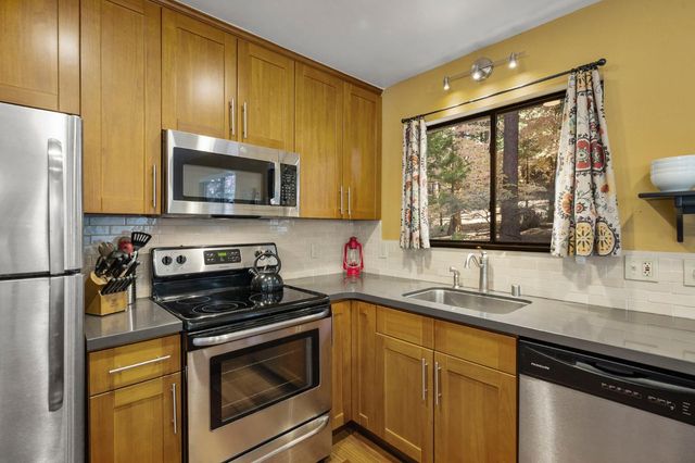 1109 Wawona Way, Arnold, CA 95223