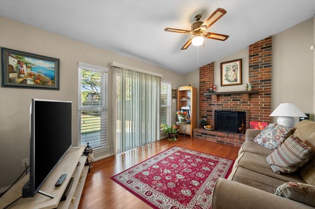 2215 Villanova Street, Arlington, TX 76018