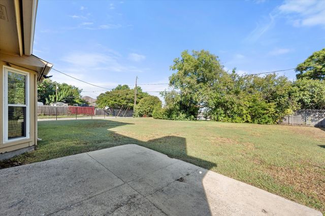 2215 Villanova Street, Arlington, TX 76018