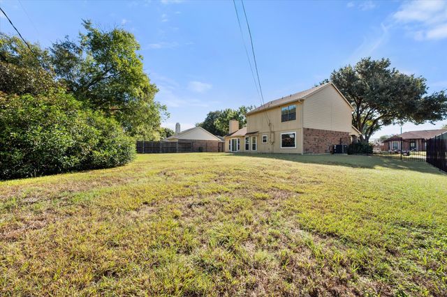 2215 Villanova Street, Arlington, TX 76018