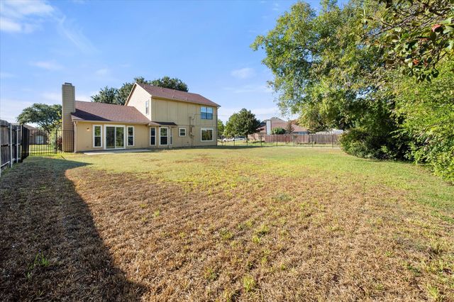 2215 Villanova Street, Arlington, TX 76018