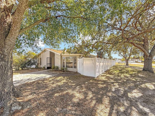 5108 RAVENSDALE WAY, Tampa, FL 33624