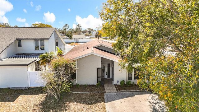 5108 RAVENSDALE WAY, Tampa, FL 33624