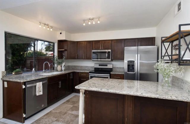 2925 Via Libertad, Carlsbad, CA 92010