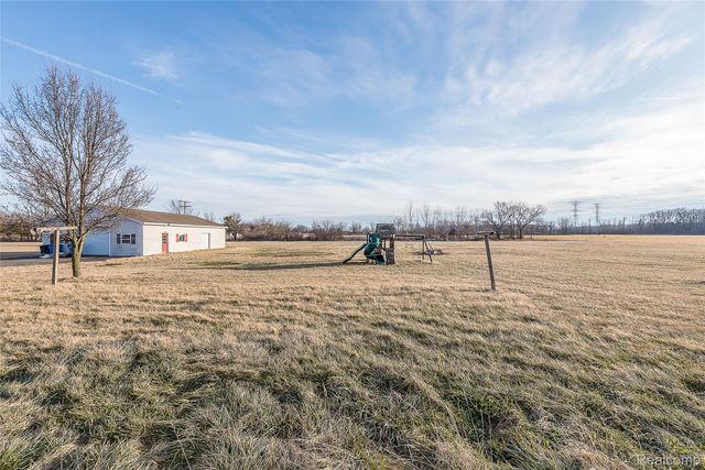 2611 Toben Road, Frenchtown Township, MI 48117