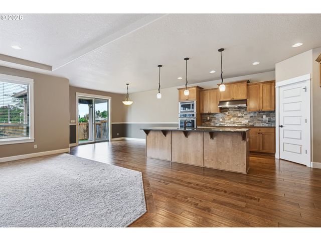 1335 S LARCH St, Canby, OR 97013