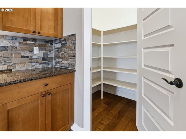 1335 S LARCH St, Canby, OR 97013