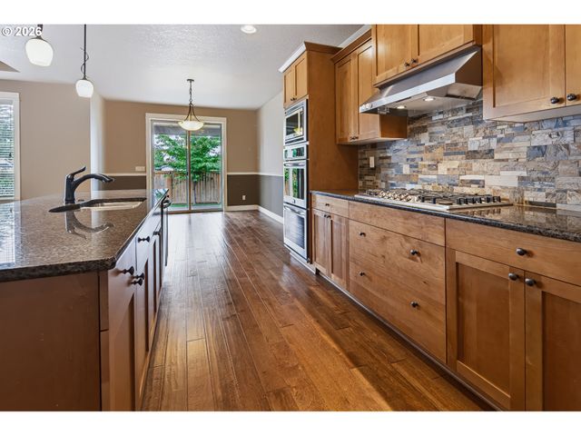 1335 S LARCH St, Canby, OR 97013