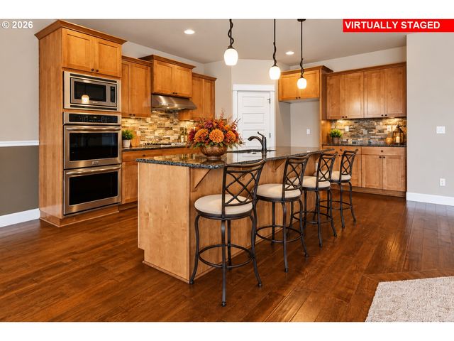 1335 S LARCH St, Canby, OR 97013