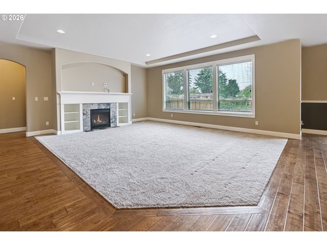 1335 S LARCH St, Canby, OR 97013