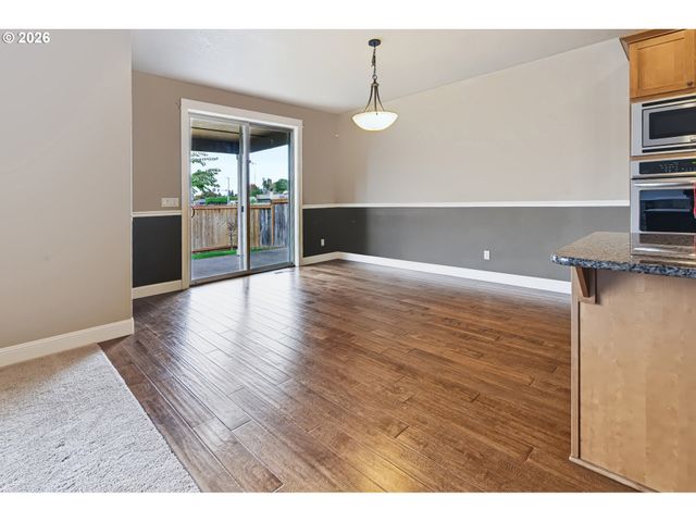 1335 S LARCH St, Canby, OR 97013