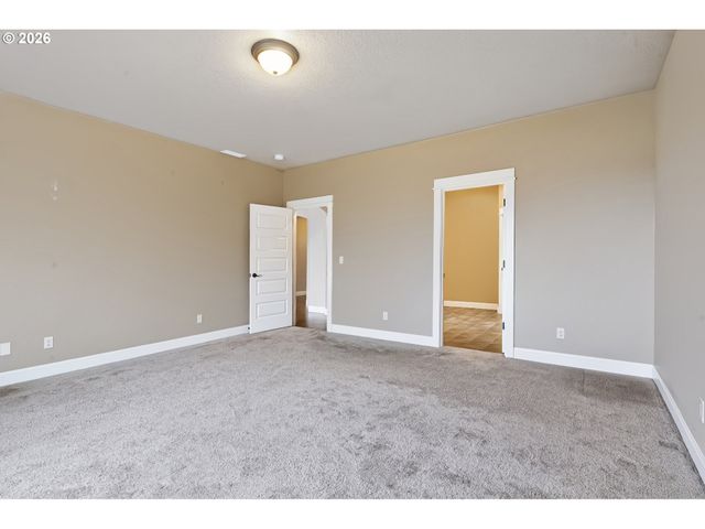 1335 S LARCH St, Canby, OR 97013