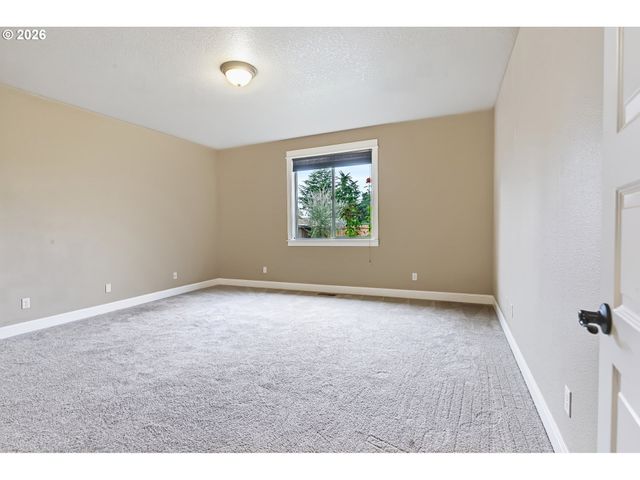 1335 S LARCH St, Canby, OR 97013