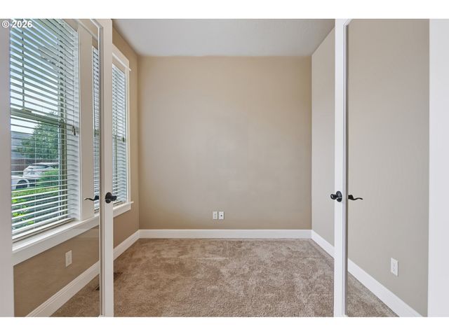 1335 S LARCH St, Canby, OR 97013