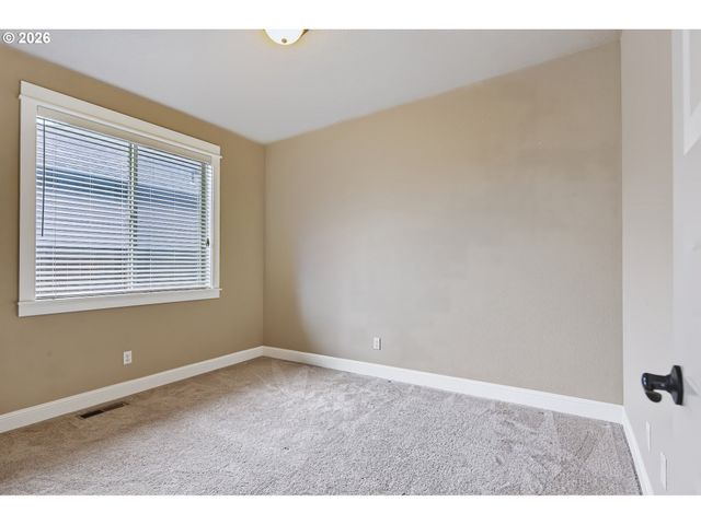 1335 S LARCH St, Canby, OR 97013