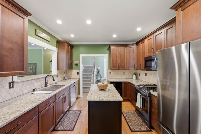 944 Rockbridge Road, Lexington, KY 40515