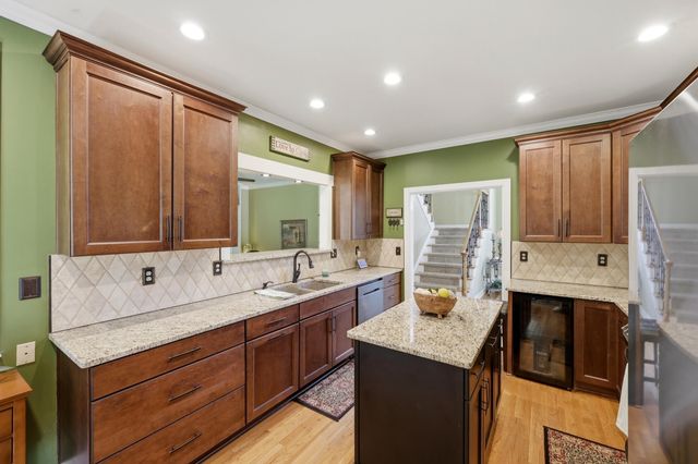 944 Rockbridge Road, Lexington, KY 40515