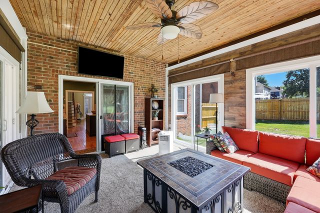 944 Rockbridge Road, Lexington, KY 40515