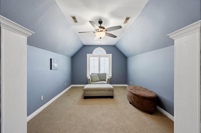 944 Rockbridge Road, Lexington, KY 40515