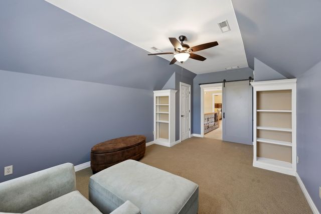 944 Rockbridge Road, Lexington, KY 40515