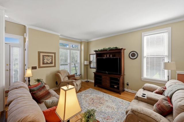 944 Rockbridge Road, Lexington, KY 40515