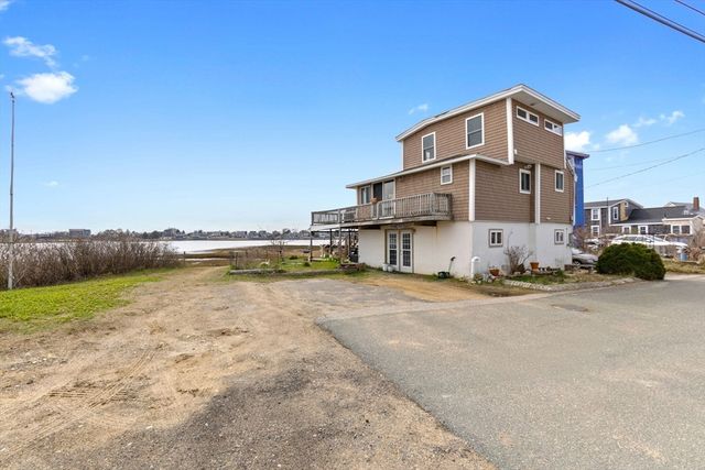 1 Basin Front Dr, Newbury, MA 01951