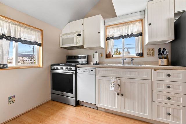 1 Basin Front Dr, Newbury, MA 01951