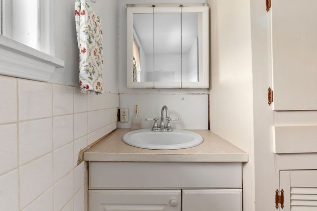 1 Basin Front Dr, Newbury, MA 01951