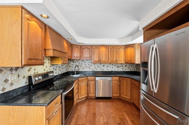 4000 Marlton Circle, Salina, NY 13090