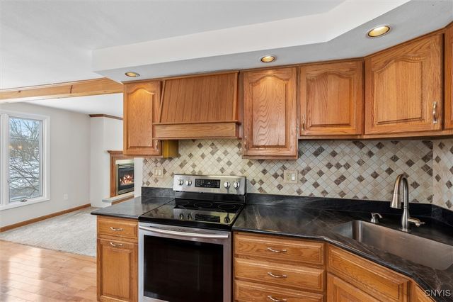 4000 Marlton Circle, Salina, NY 13090