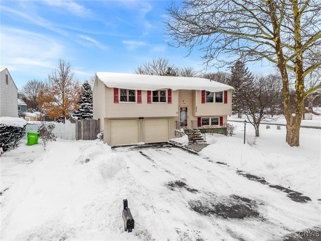 4000 Marlton Circle, Salina, NY 13090