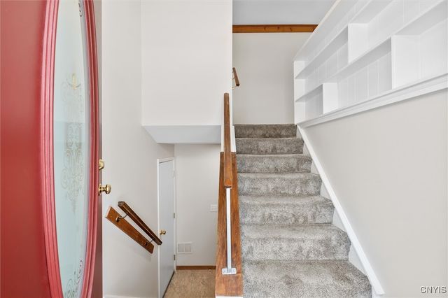 4000 Marlton Circle, Salina, NY 13090