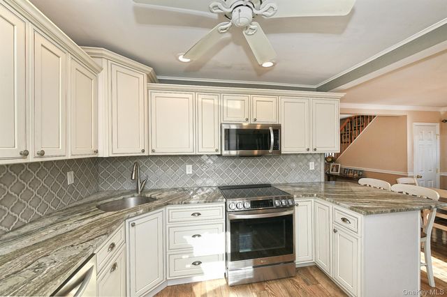 53 Clay Lane, Levittown, NY 11756