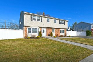 53 Clay Lane, Levittown, NY 11756