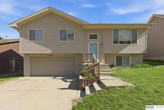7912 Potter Plaza, Omaha, NE 68122