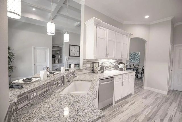 6518 Paddington Dr, Corpus Christi, TX 78414