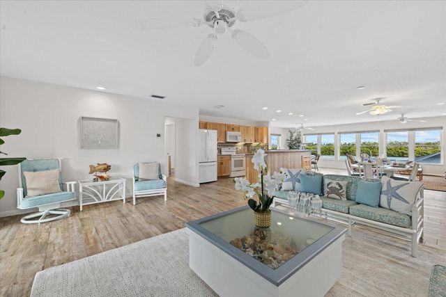 611 S CASEY KEY ROAD, Nokomis, FL 34275