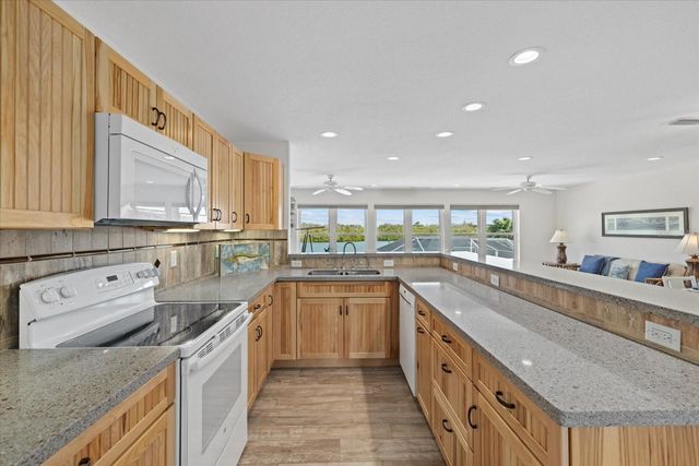 611 S CASEY KEY ROAD, Nokomis, FL 34275