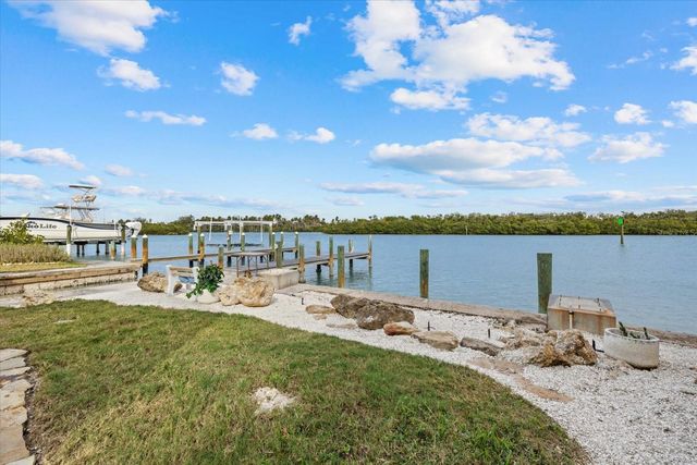 611 S CASEY KEY ROAD, Nokomis, FL 34275