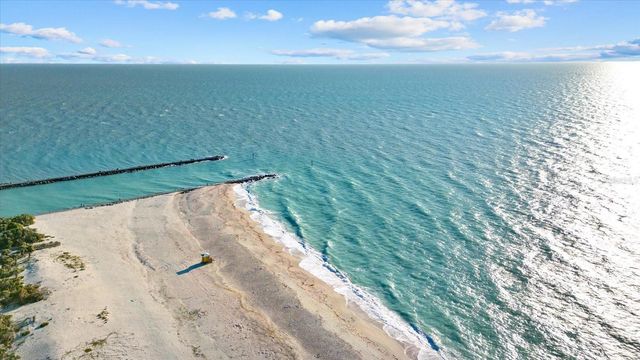 611 S CASEY KEY ROAD, Nokomis, FL 34275