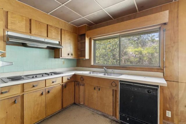 10850 2nd Street, Santee, CA 92071