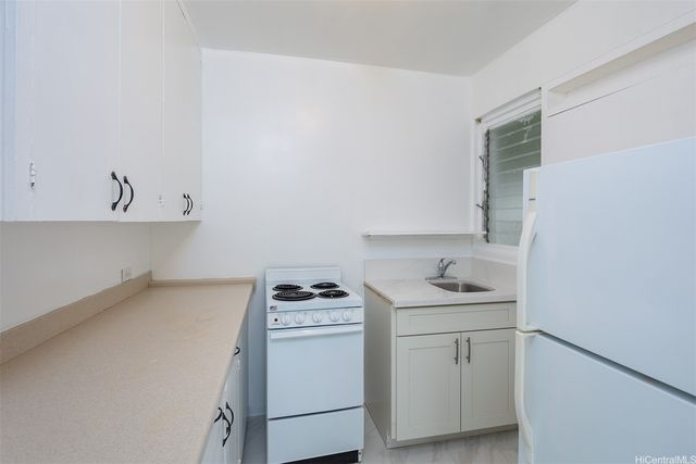 1115-C Hassinger Street 2, Honolulu, HI 96822
