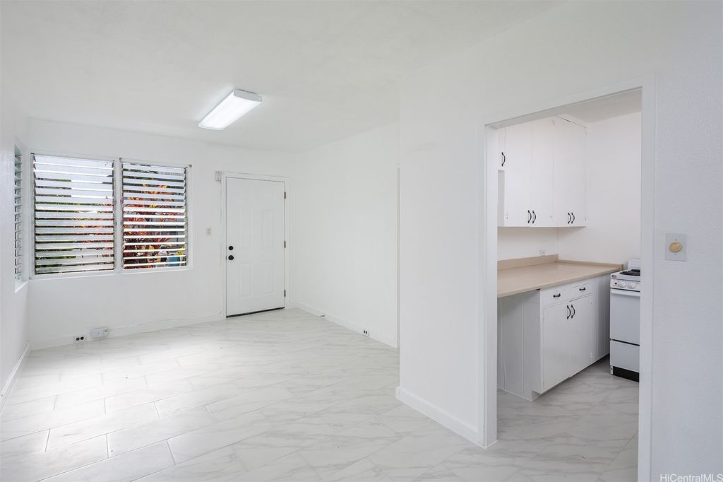 1115-C Hassinger Street 2, Honolulu, HI 96822