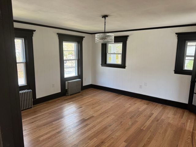 129 Turnpike St, Easton, MA 02375