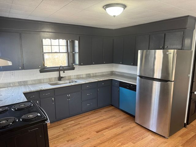 129 Turnpike St, Easton, MA 02375