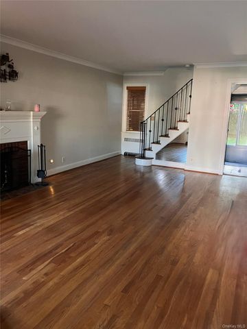 12 Maryland Avenue, Freeport, NY 11520